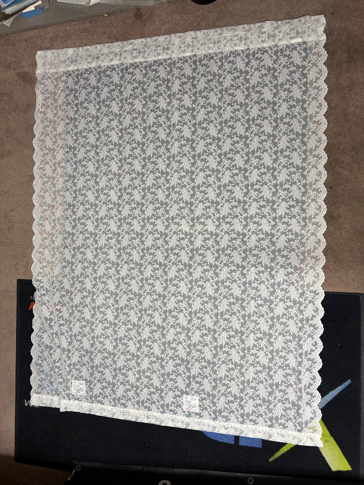 Small Floral Lace – 4’2” × 5’5”