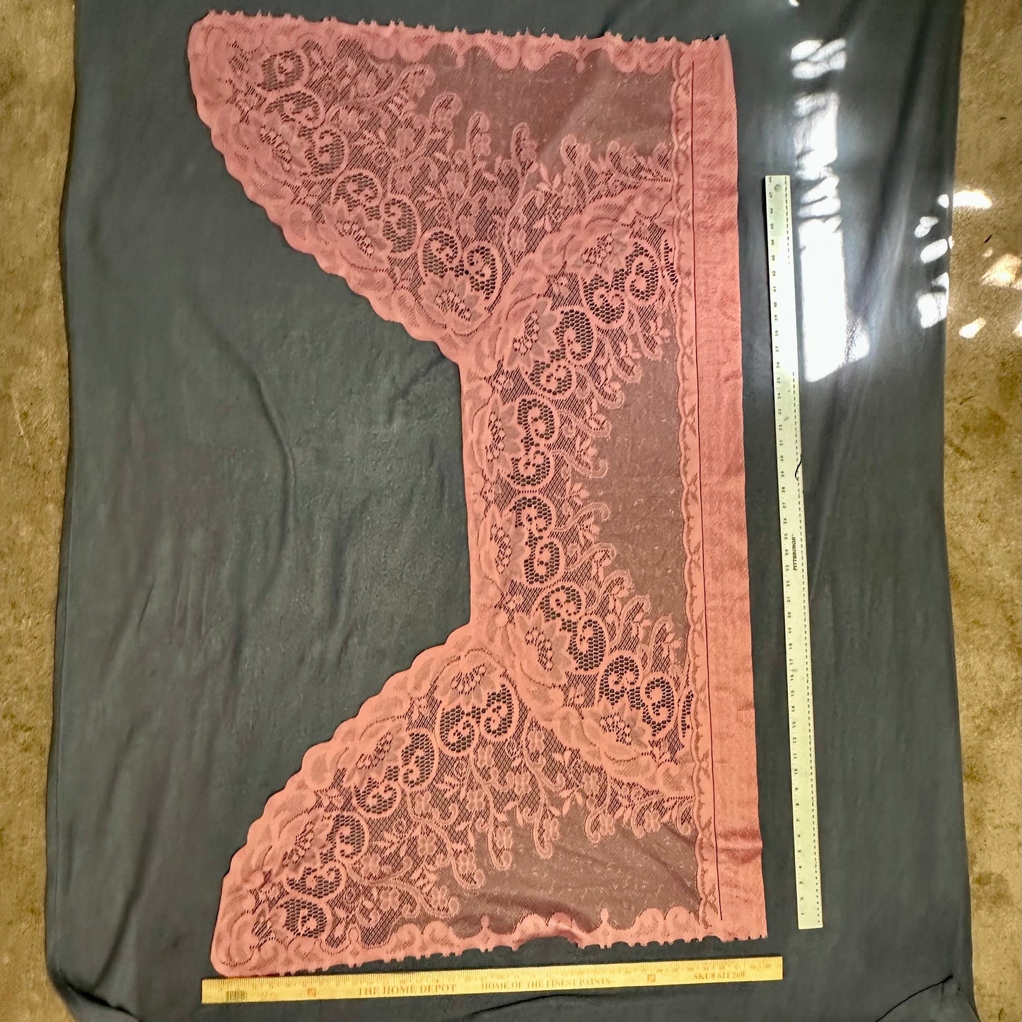 36" x 56" Vanderslice Lace