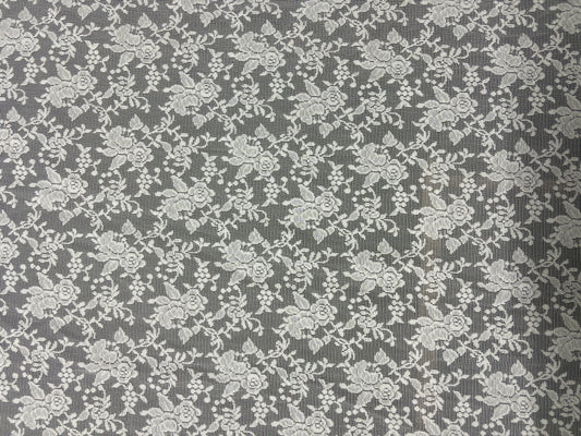 Small Floral Lace – 4’2” × 5’5”